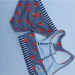 Two-piece strawberry swimwear XL Kids
